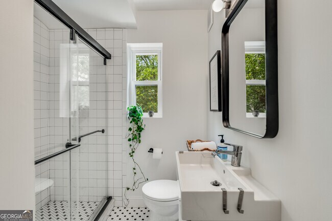 Building Photo - 96 Ardmore Pl NW