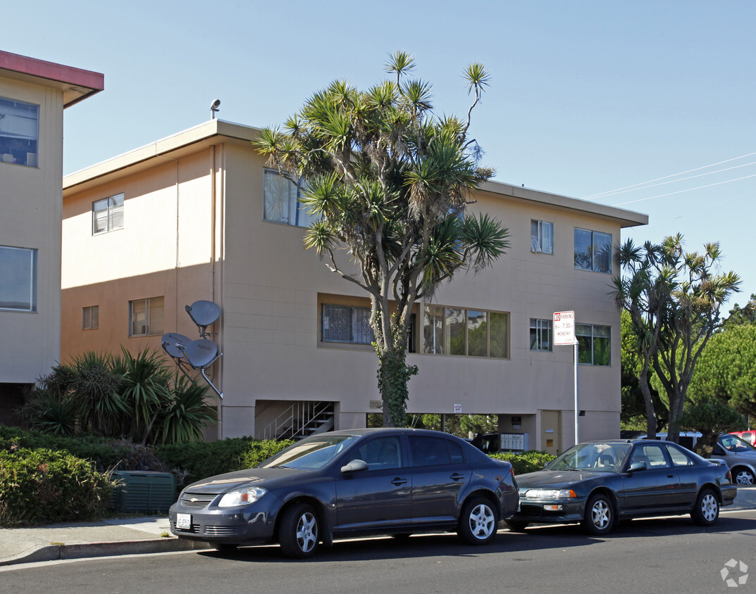 Primary Photo - Junipero Serra Apartments