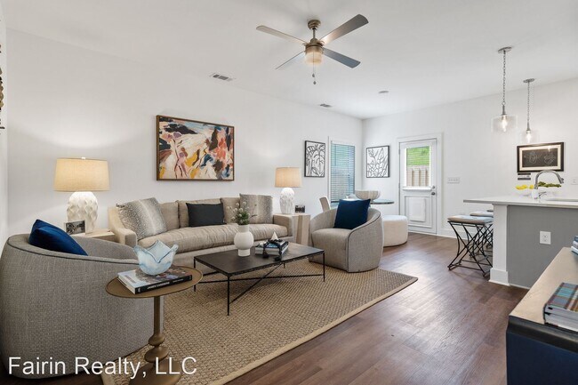 Building Photo - 2 br, 2.5 bath House - 4161 Brevard Blvd