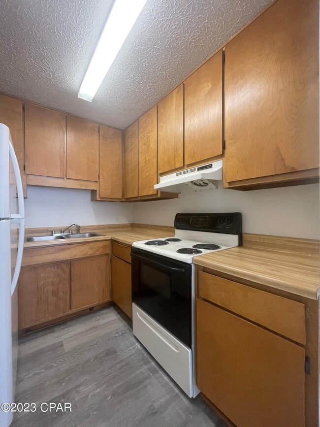 Building Photo - 7718 FL-22