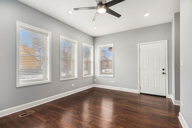 Foto del edificio - 1702 N Meade Ave