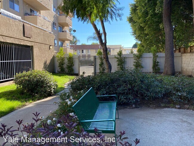 Building Photo - 6205 Woodman Ave