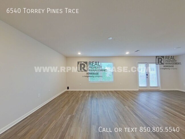 Foto del edificio - 6540 Torrey Pnes Trce