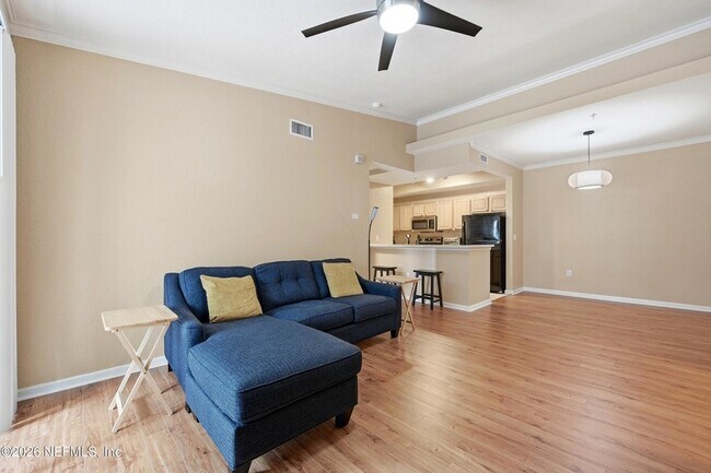Foto del edificio - 10075 Gate Pkwy N
