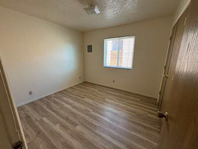 Foto del edificio - 13401 Fruit Ave NE