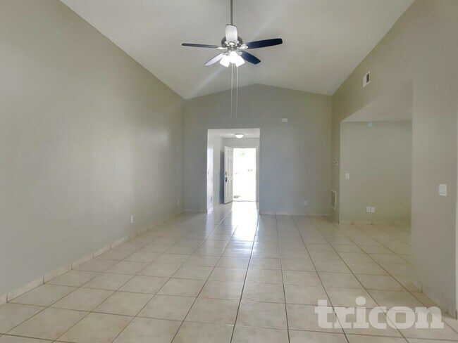 Building Photo - 2305 Saphire Ct