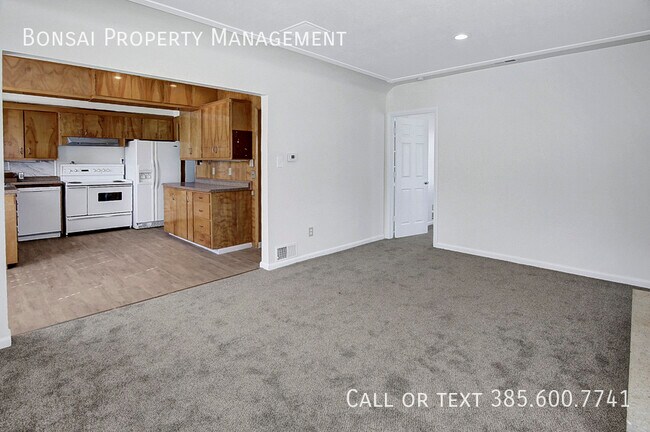 Photo - 1430 Denver St Apartment