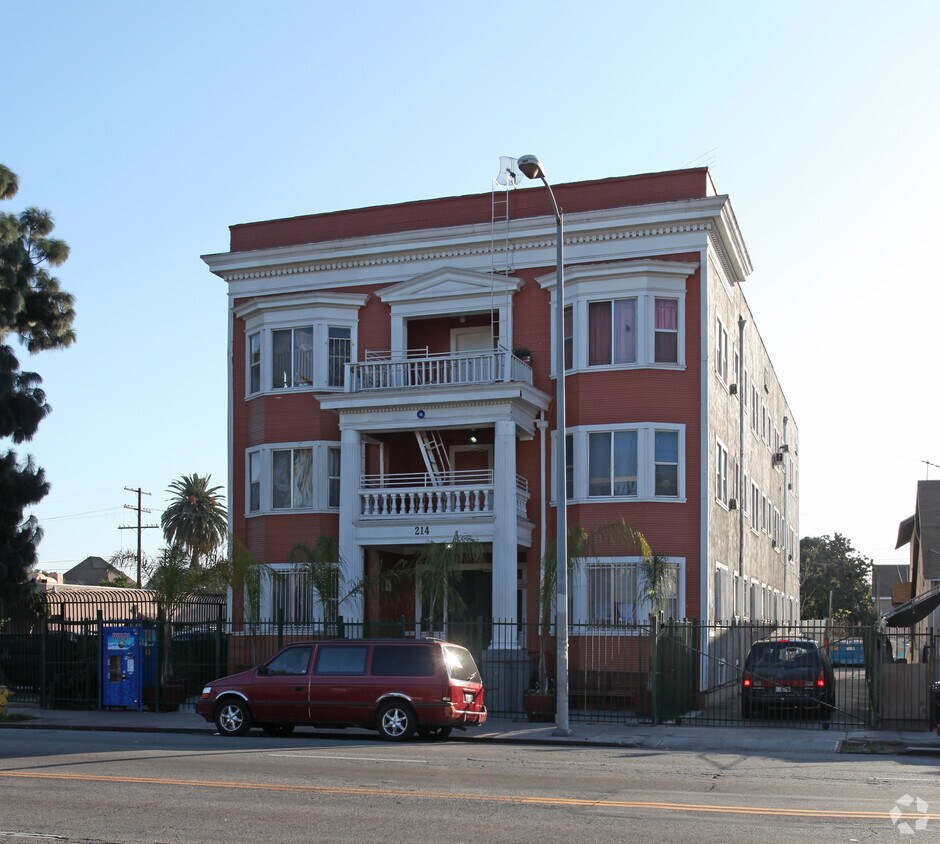 Foto del edificio - 214 E Adams Blvd