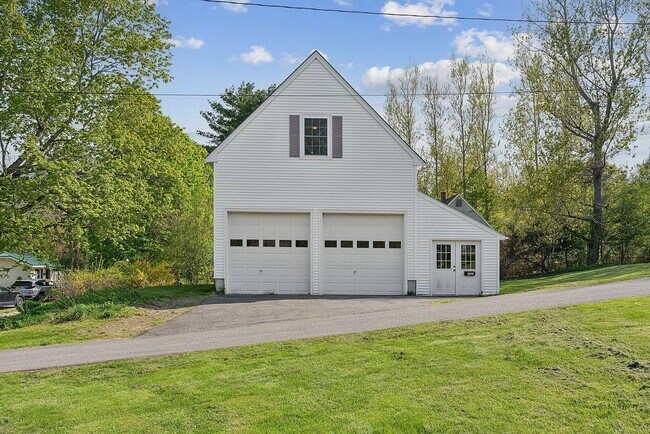 Exterior - 39 Greenville St