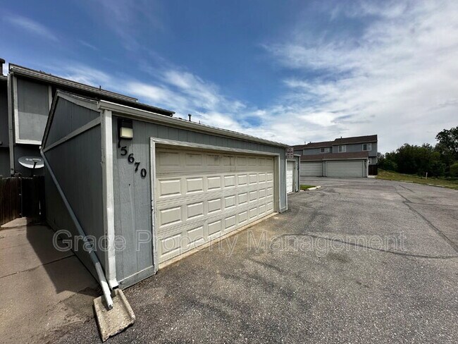 Building Photo - 15670 E Mexico Ave