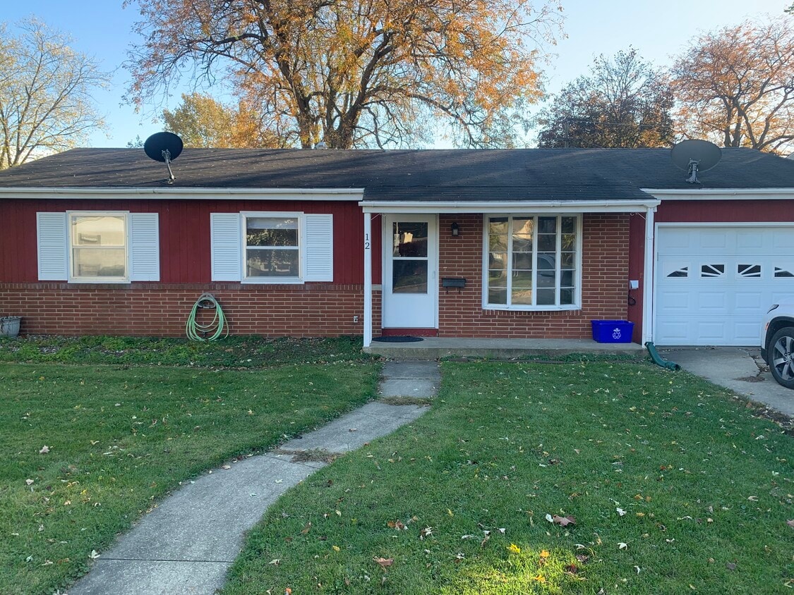 Primary Photo - 12 W Garden Ave