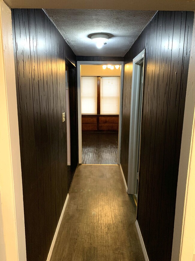 Building Photo - 319 Wildwood Ave