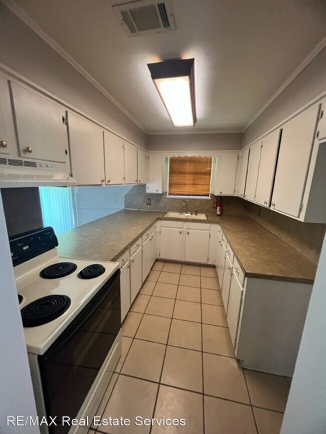 Building Photo - 3 br, 1 bath House - 8503 Meadow Parkway