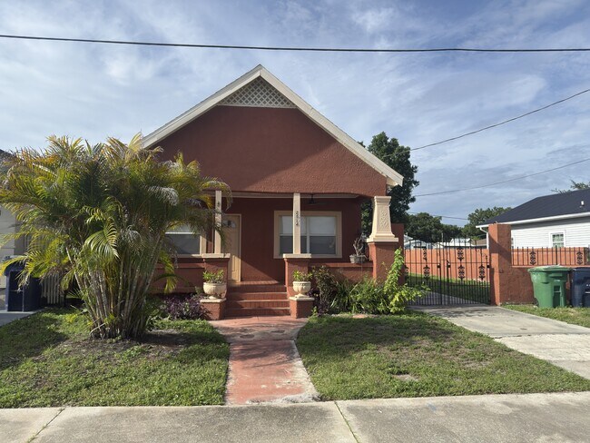 Foto del edificio - 2514 W St John St