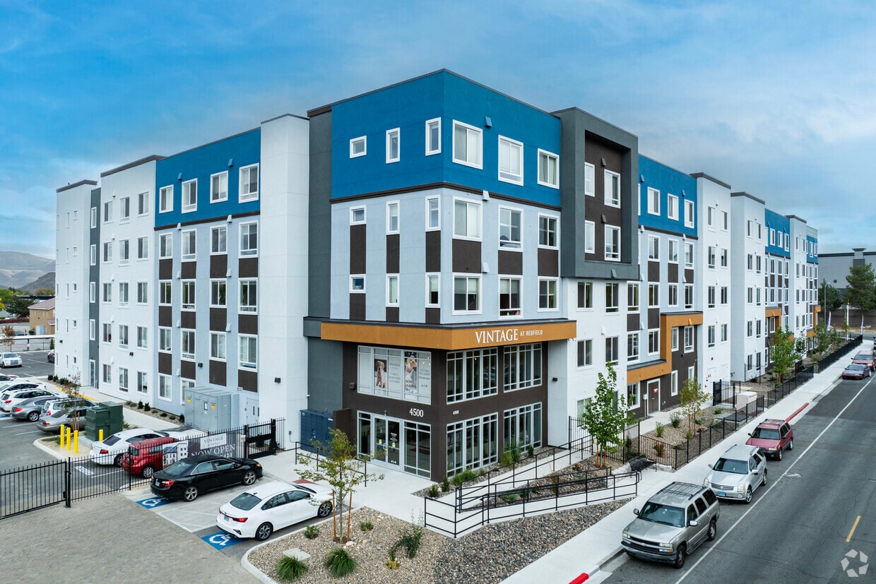 Primary Photo - Vintage at Redfield