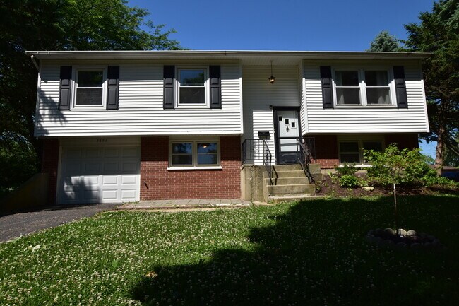 Foto del edificio - 7852 Sprucewood Ave
