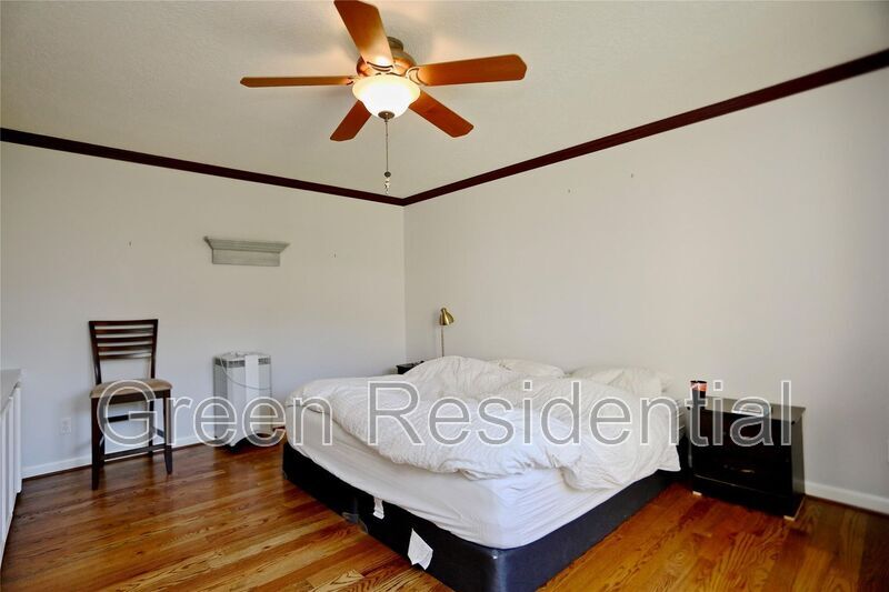 Foto del edificio - 14135 Stokesmount Dr