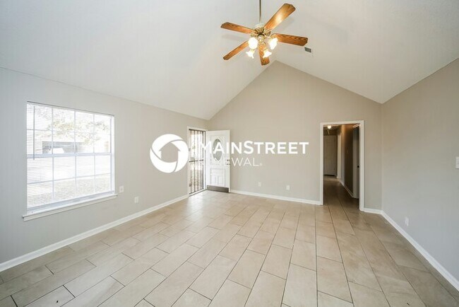 Building Photo - 3 Bedroom Pet-Friendly Home in MEMPHIS, TN with Main Street Renewal