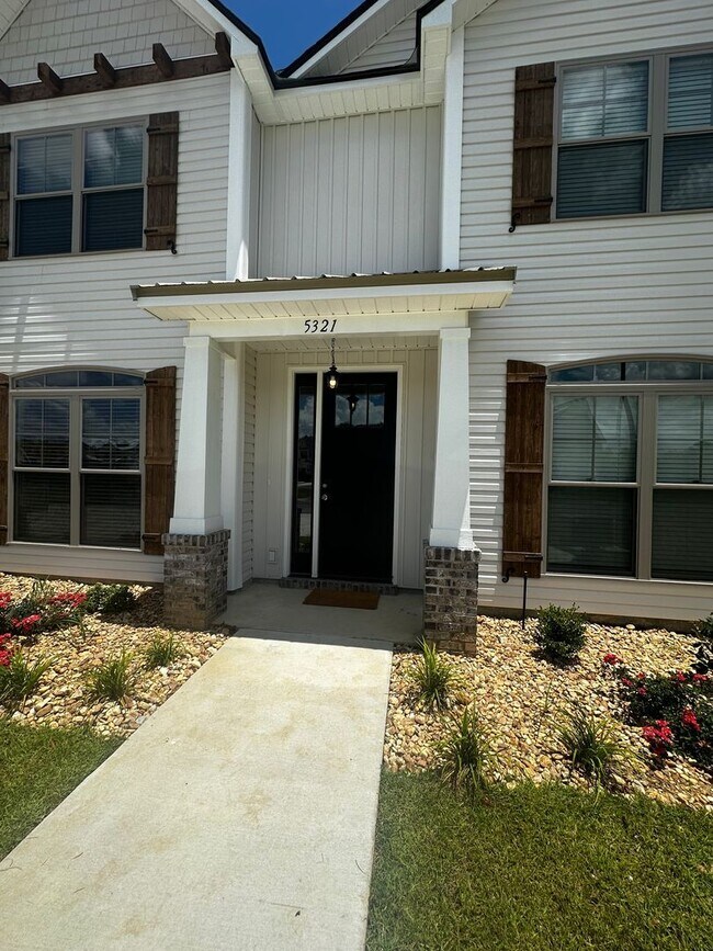 Building Photo - New Construction 4 Bedroom Townhome!