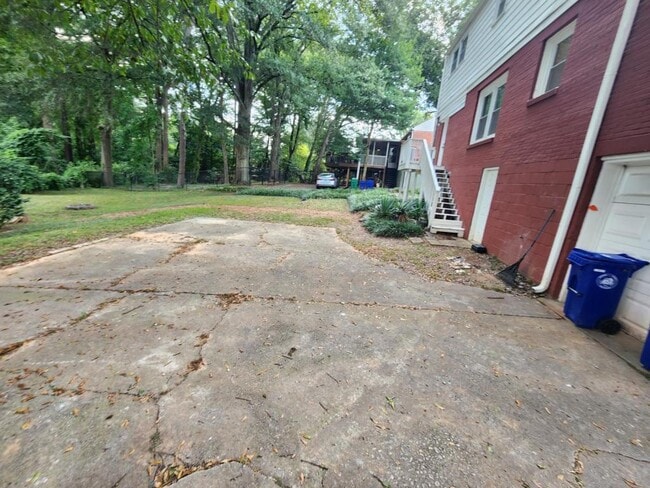 Building Photo - 2431 N Decatur Rd