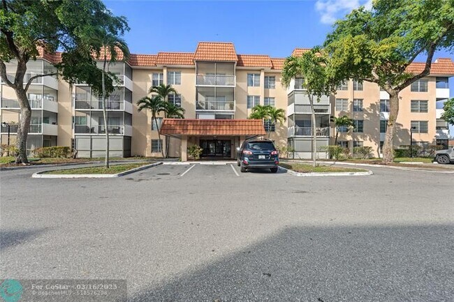Foto del edificio - 4154 Inverrary Dr