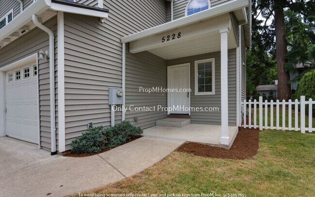 Foto del edificio - 5228-5230 SE Hull Ave