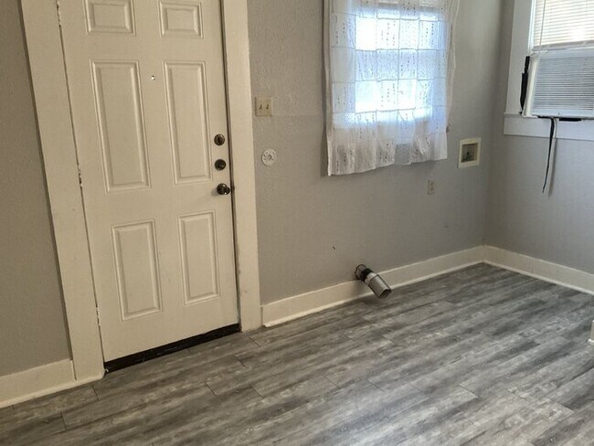 Building Photo - Two Homes, Price of one, Duplex - Main hom...