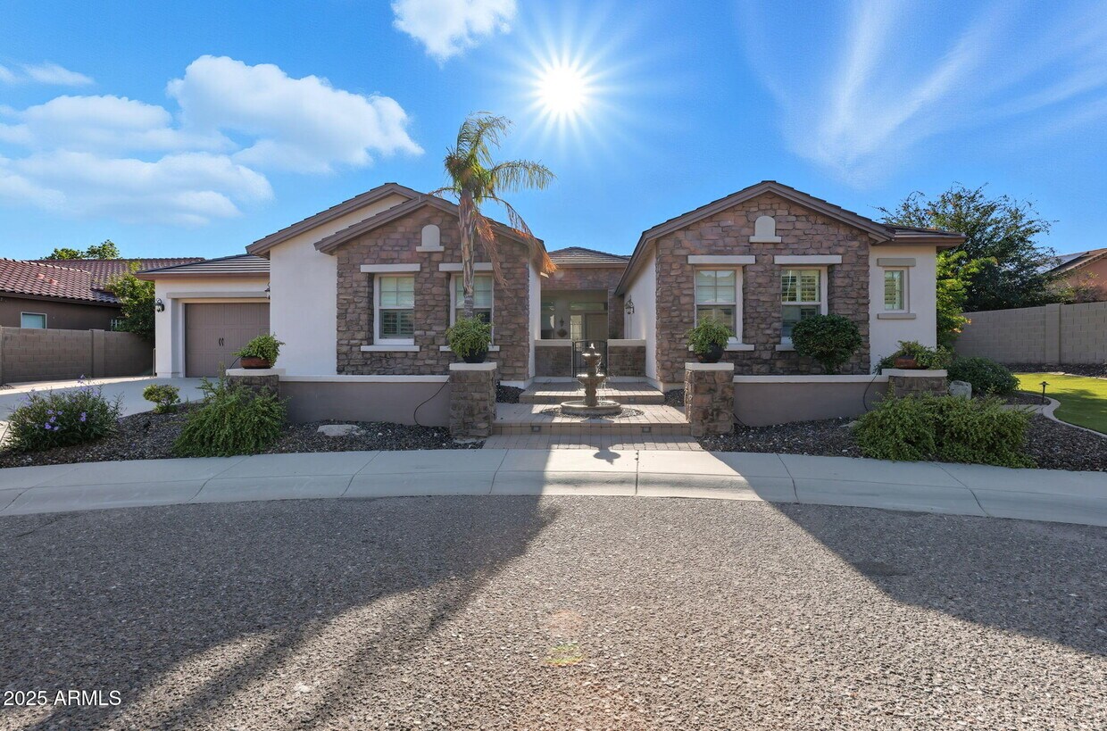 Foto principal - 25914 N 49th Ln