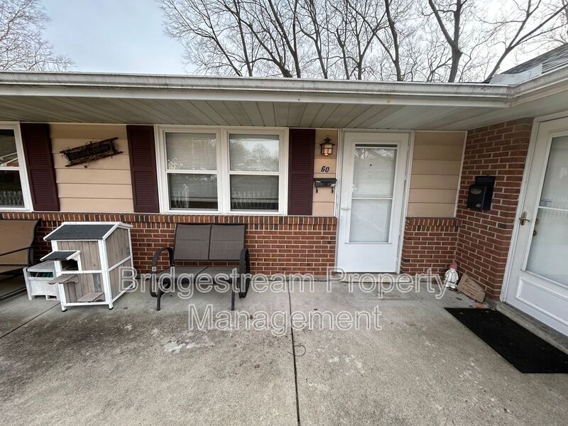 Primary Photo - 60 Candlewood Ct