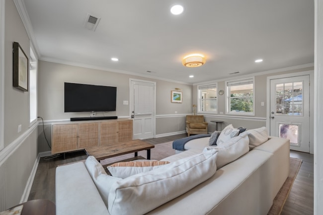 Building Photo - 1 Paula Dr