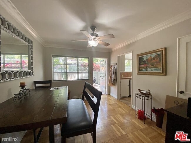 Building Photo - 2 br, 1 bath Condo - 5431 Village Grn