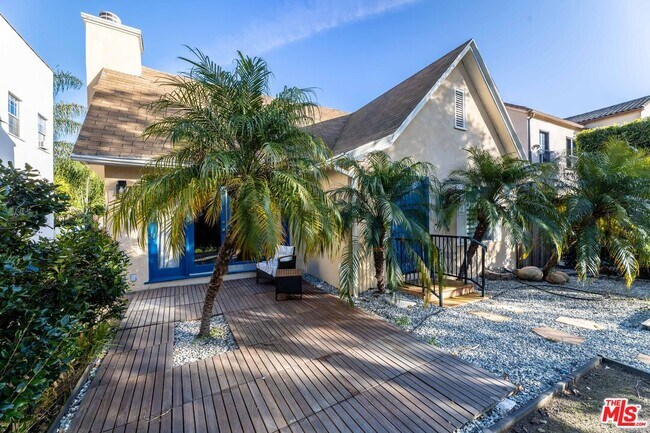 Building Photo - 1112 S Highland Ave