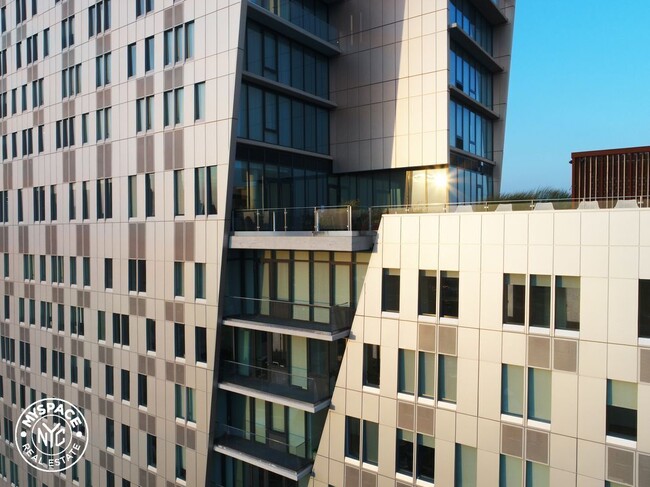 Building Photo - 300 Ashland Pl