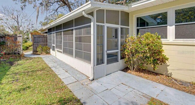 Building Photo - 948 Clearview Ave
