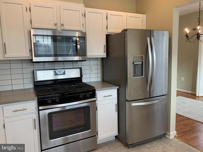 Foto del edificio - 4138 Fountainside Ln