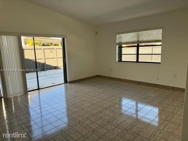 Building Photo - 4 br, 3 bath House - 703 SW 100th Court Cir