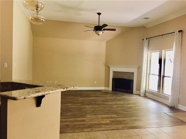 Foto del edificio - 843 Woodsprings Ct