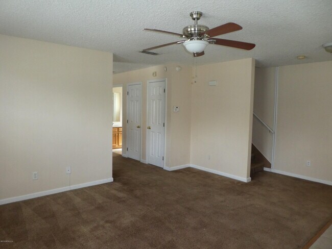 Foto del edificio - 1017 Crestwood St