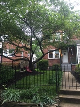 Building Photo - 529 E Nelson Ave