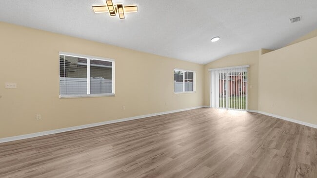 Building Photo - Single Story 3 bedroom 2 bathroom rental h...