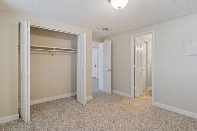 Foto del edificio - 3609 Balsam Ave