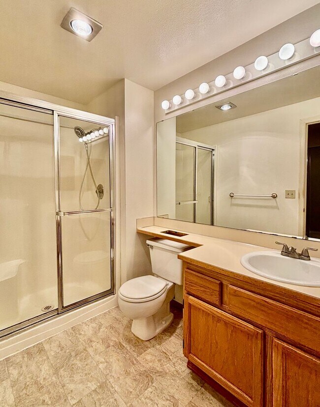 Foto del edificio - 3 Bed / 2.5 Bath Redmond single family hom...