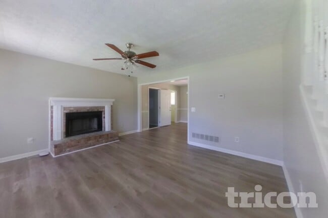 Building Photo - 10 Cardinal Ct