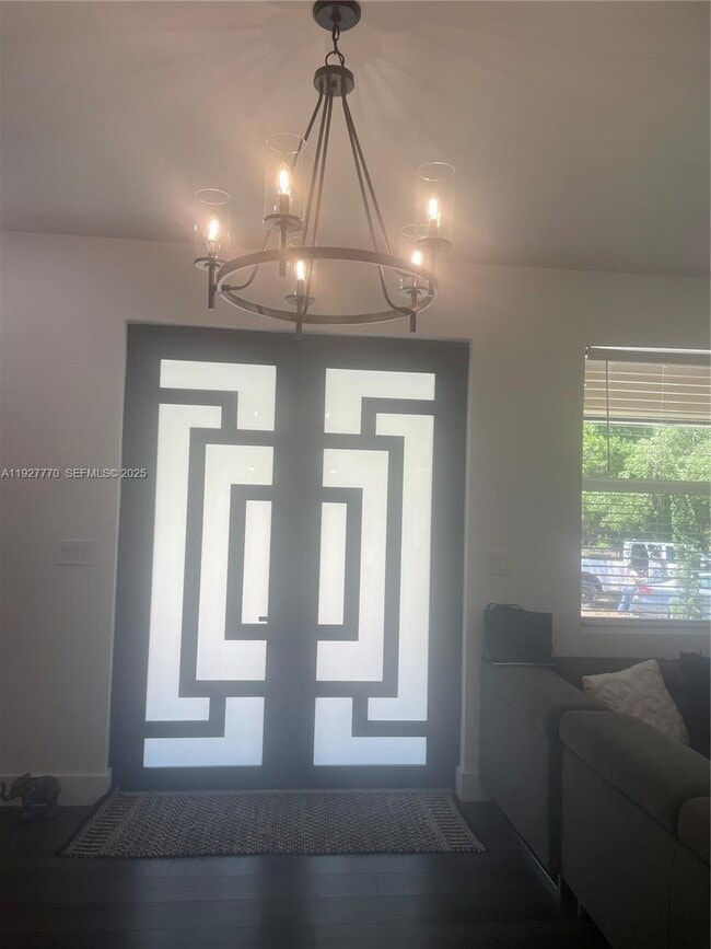 Building Photo - 675 N Romero St