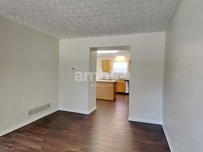 Foto del edificio - 857 Cedar Run Dr