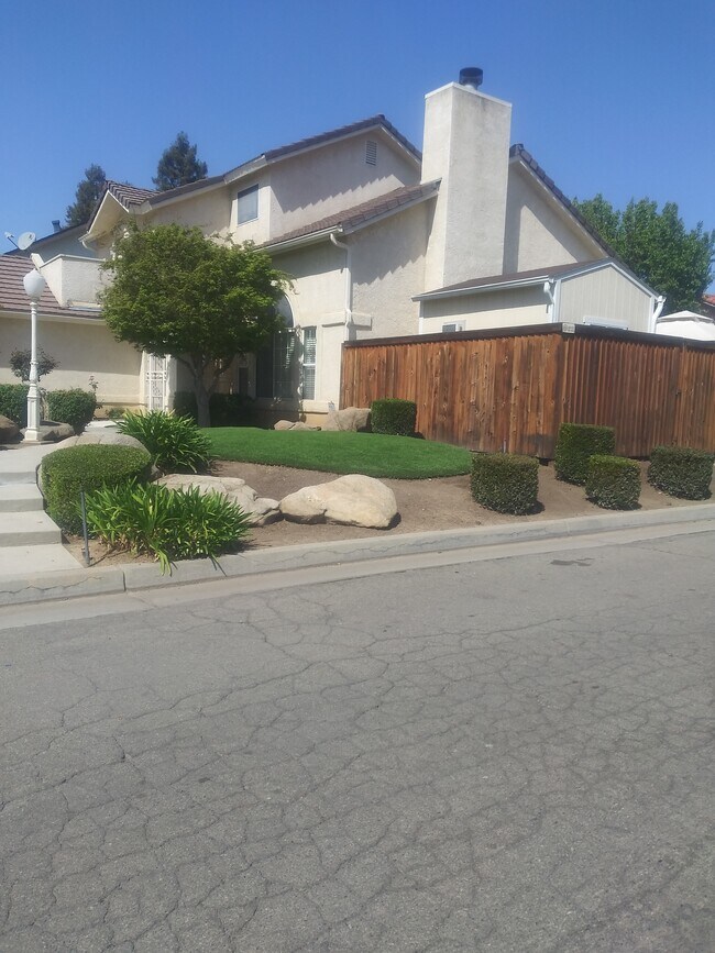 Foto del edificio - 1824 E Ryan Ln