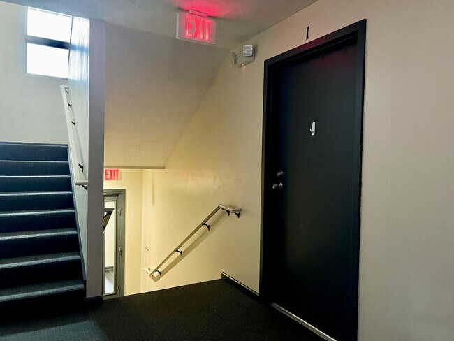 Building Photo - Long-Term 2BR / 1.5BA Condo Rental Near Do...