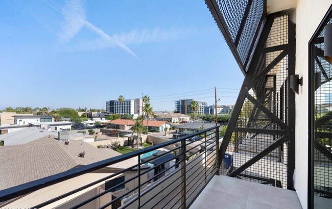 Foto del edificio - 7407 E Minnezona Ave