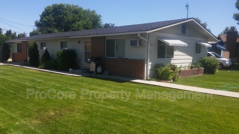 Primary Photo - 132 N Canyon St