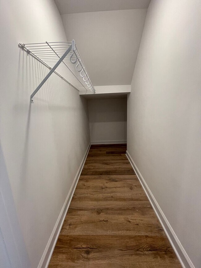 Foto del edificio - Like New End Unit Townhouse in Congers Creek
